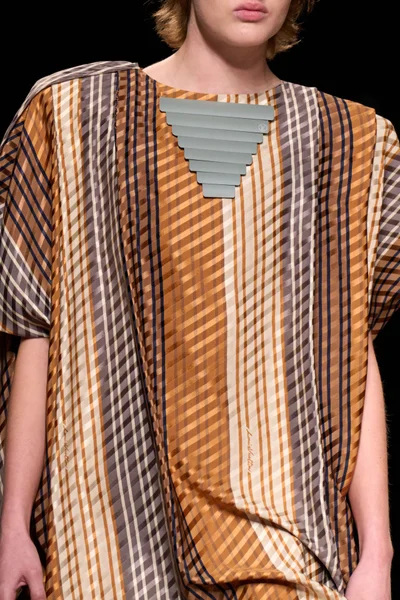Look 99